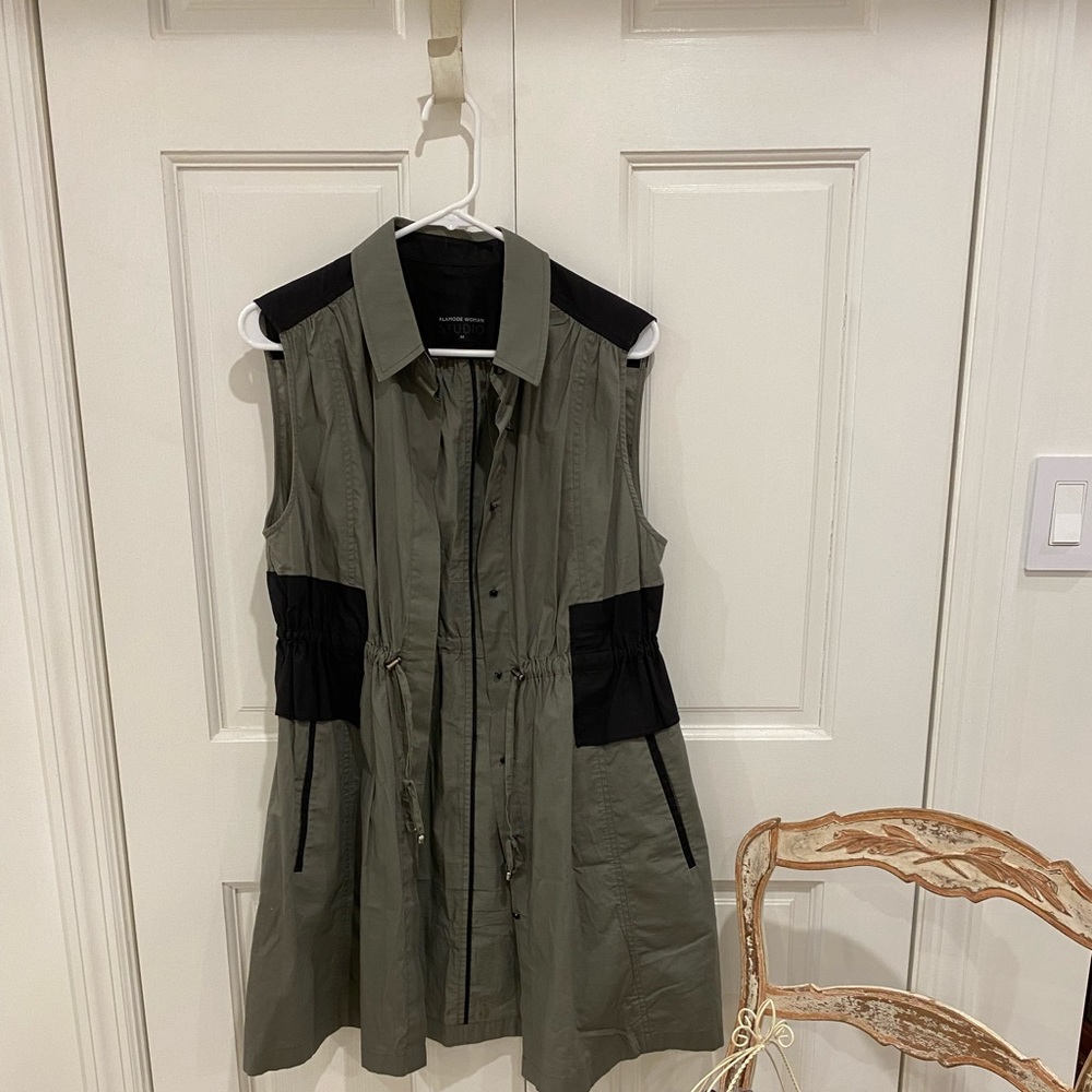 Alamode - women’s long vest type jacket - medium